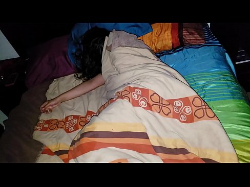 ❤️ Stepson akimtusi mama yake mdogo wa kambo wakati amelala. Pono ya kupendeza